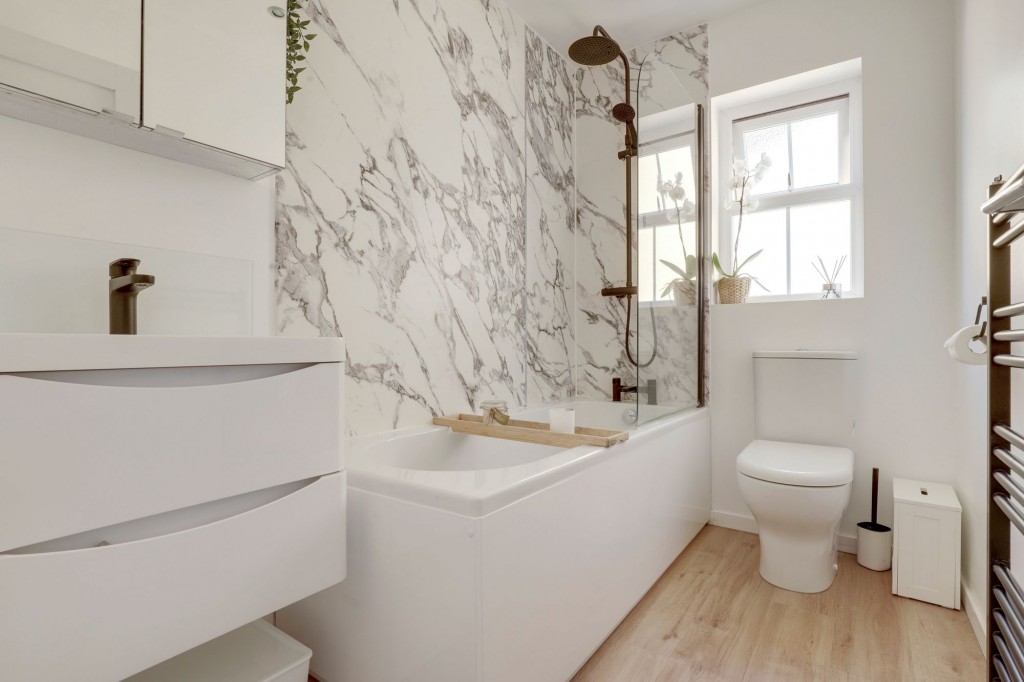 Maythorn Close, West Bridgford, NG2
