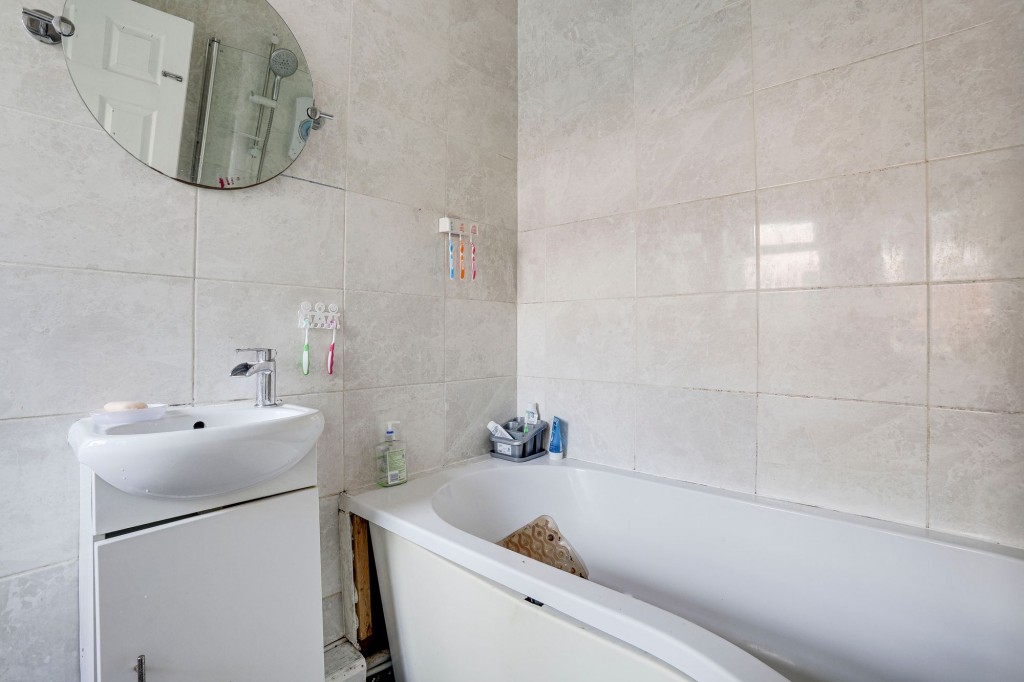 Ashworth Close, Nottingham, NG3