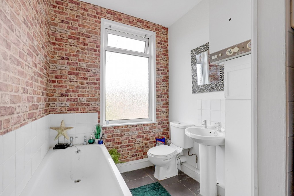 Carlton Road, Nottingham, NG3