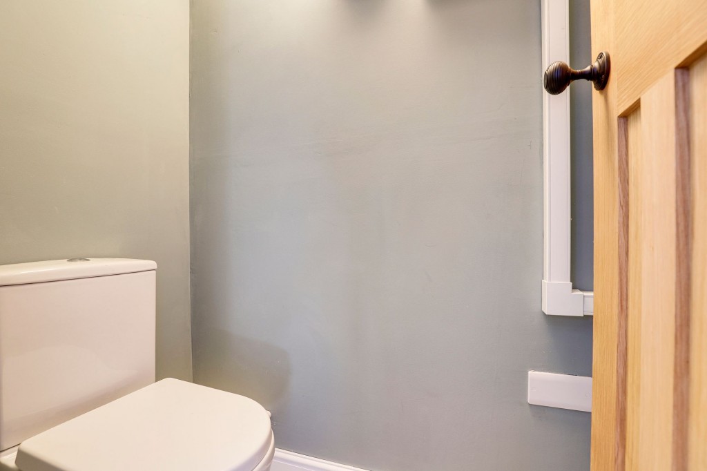 Nottingham Road, Trowell, NG9