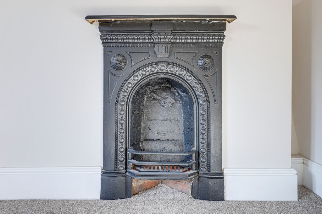 Nottingham Road, Trowell, NG9