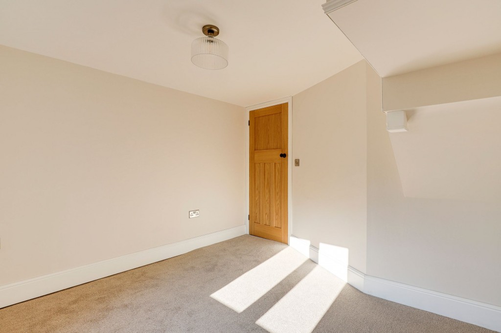 Nottingham Road, Trowell, NG9