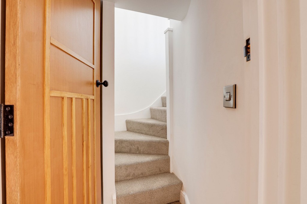 Nottingham Road, Trowell, NG9