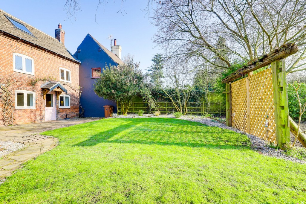 Nottingham Road, Trowell, NG9