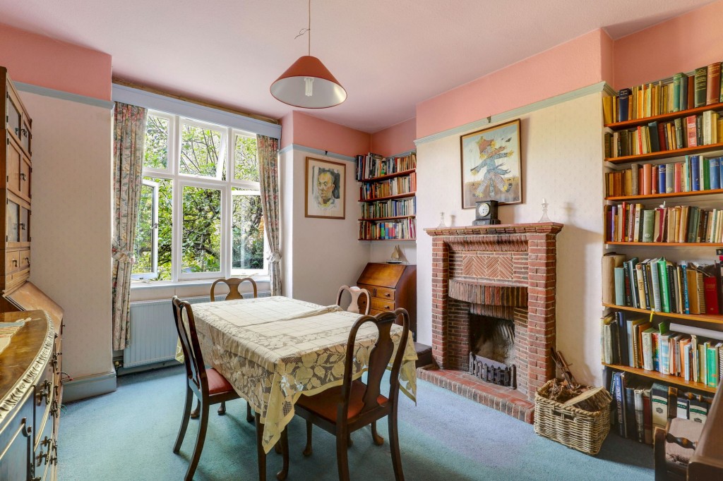 Harlaxton Drive, Nottingham, NG7