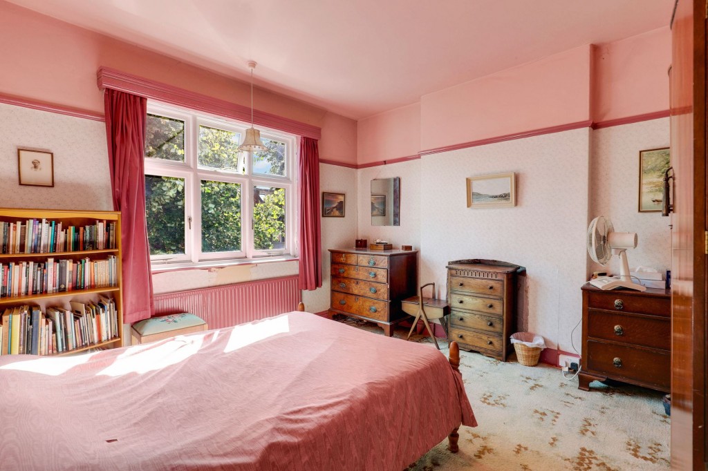 Harlaxton Drive, Nottingham, NG7
