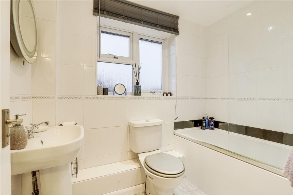 Linksfield Court, West Bridgford, NG2