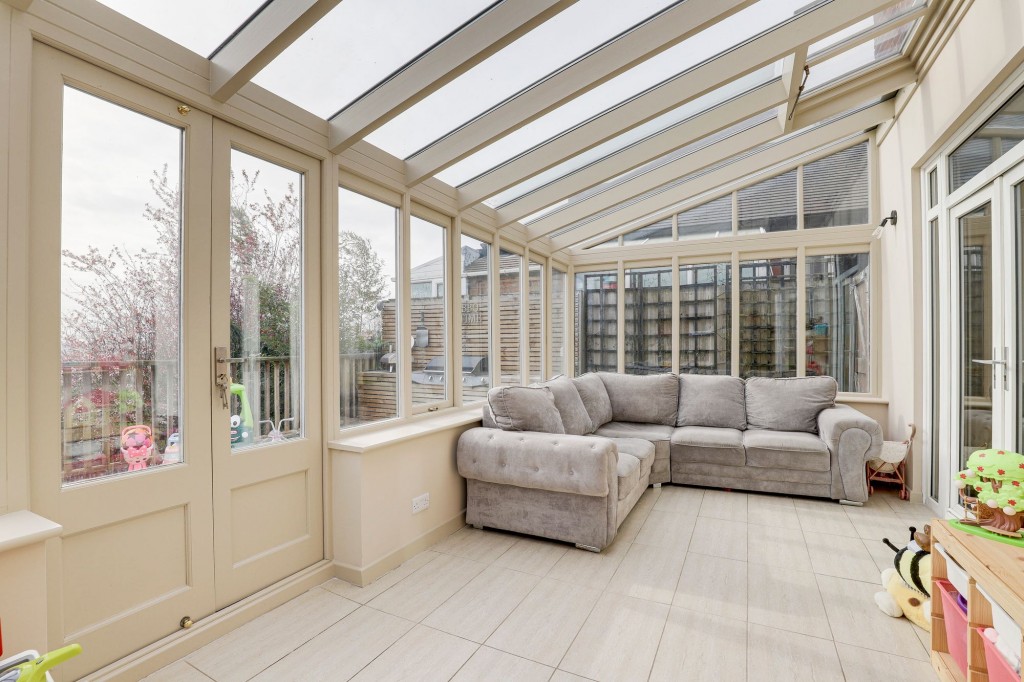 Broadway East, Carlton, NG4