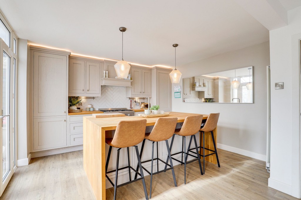 Broadway East, Carlton, NG4