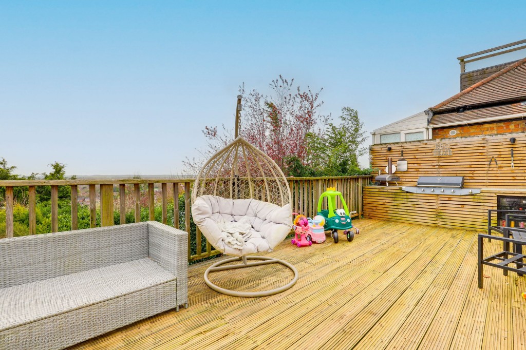 Broadway East, Carlton, NG4