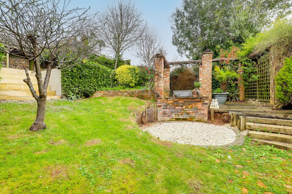 Broadway East, Carlton, NG4