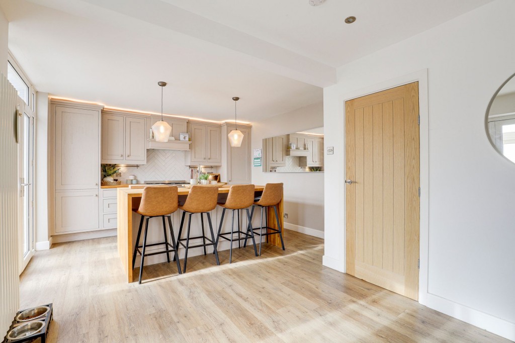 Broadway East, Carlton, NG4