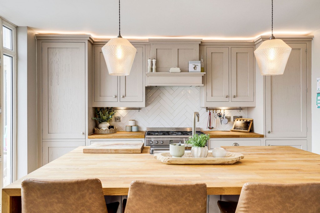 Broadway East, Carlton, NG4