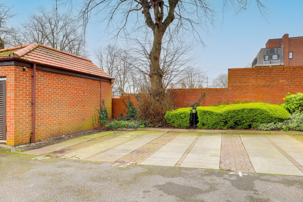 Vivian Avenue, Vivian Court Vivian Avenue, NG5