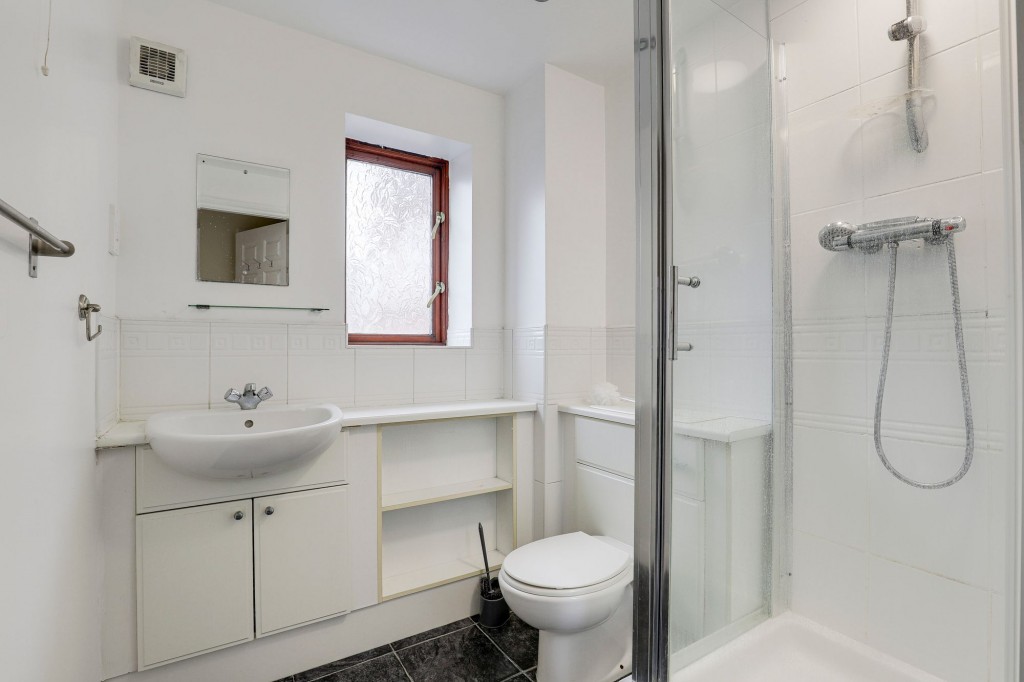 Vivian Avenue, Vivian Court Vivian Avenue, NG5