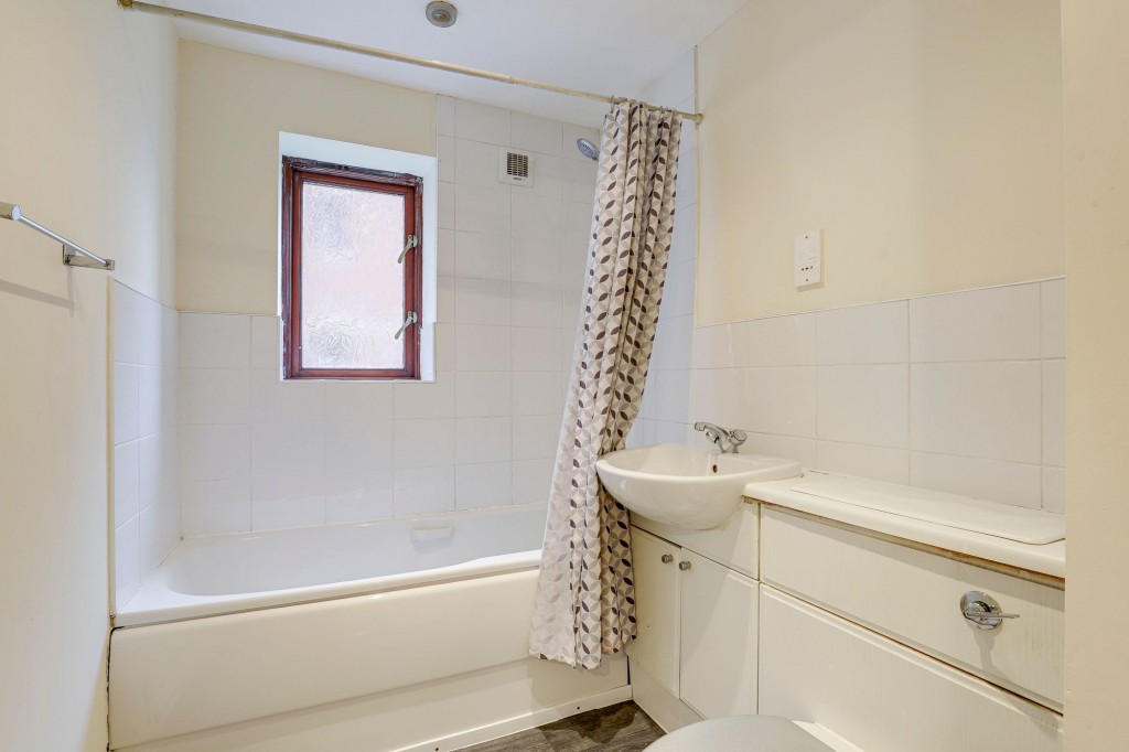 Vivian Avenue, Vivian Court Vivian Avenue, NG5