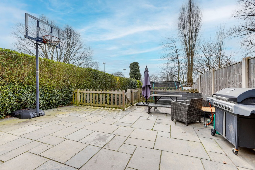 Barlock Road, Nottingham, NG6