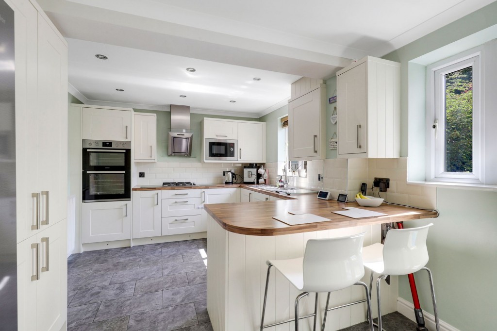 Tree View Close, Arnold, NG5