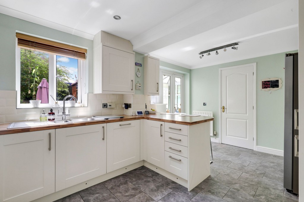 Tree View Close, Arnold, NG5