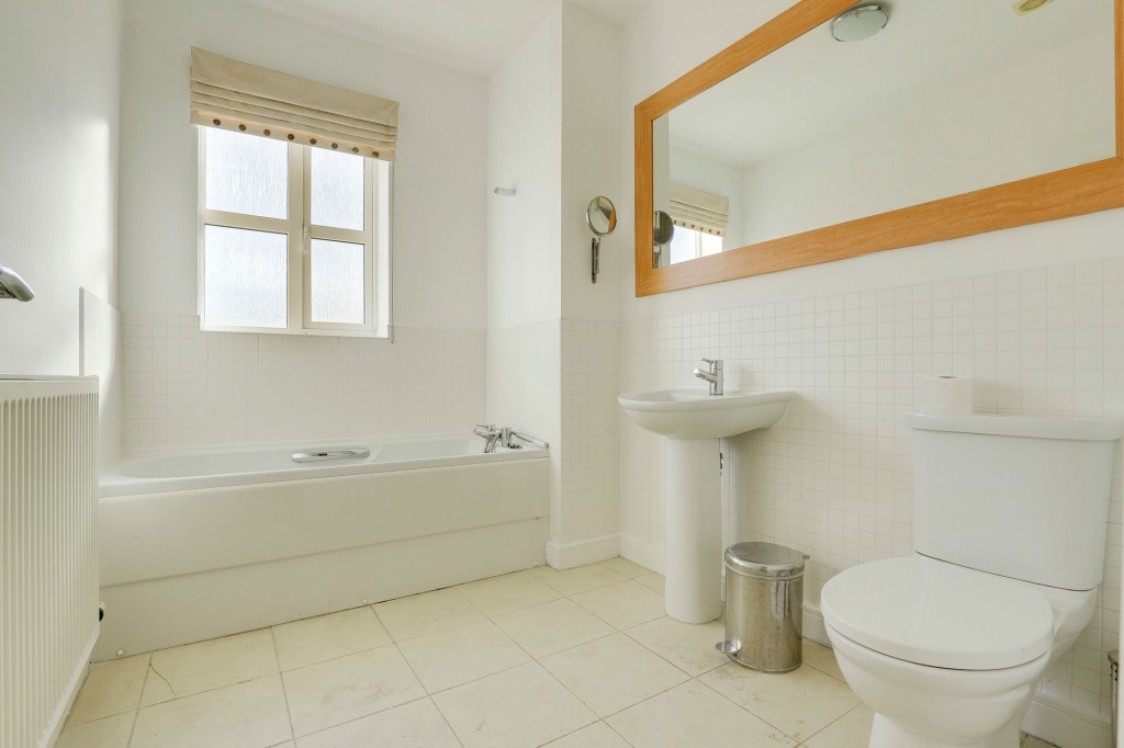 Castle Quay Close, Nottingham, NG7