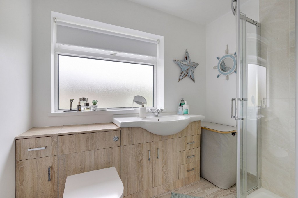 Avebury Close, Nottingham, NG11