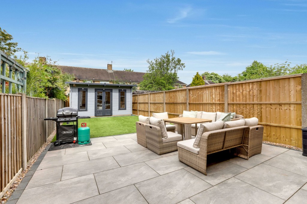 Avebury Close, Nottingham, NG11