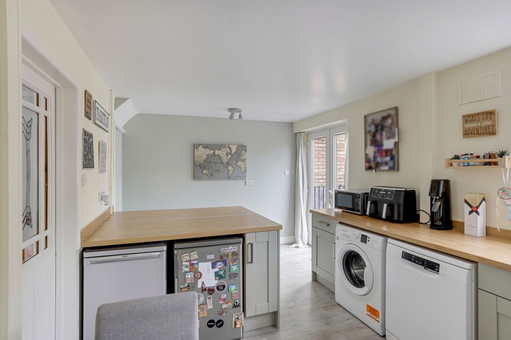 Avebury Close, Nottingham, NG11