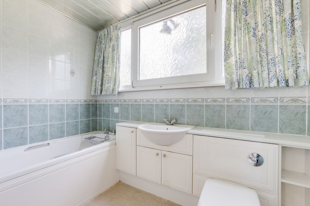 Oakwood Drive, Ravenshead, NG15