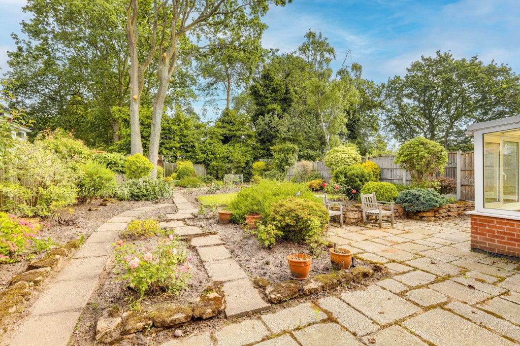 Oakwood Drive, Ravenshead, NG15