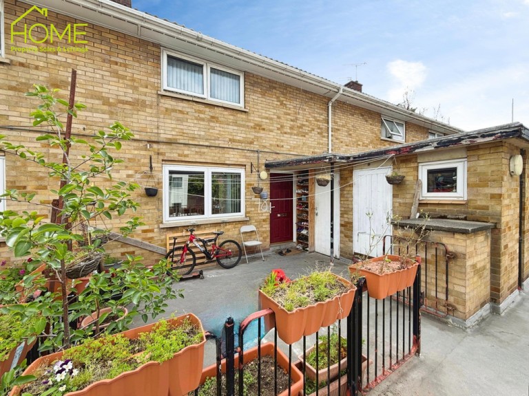 Manitoba Road, Leicester, Leicester City, LE1 2FT