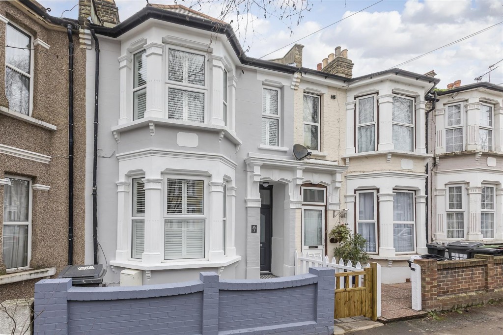 First Avenue, Walthamstow, London, E17