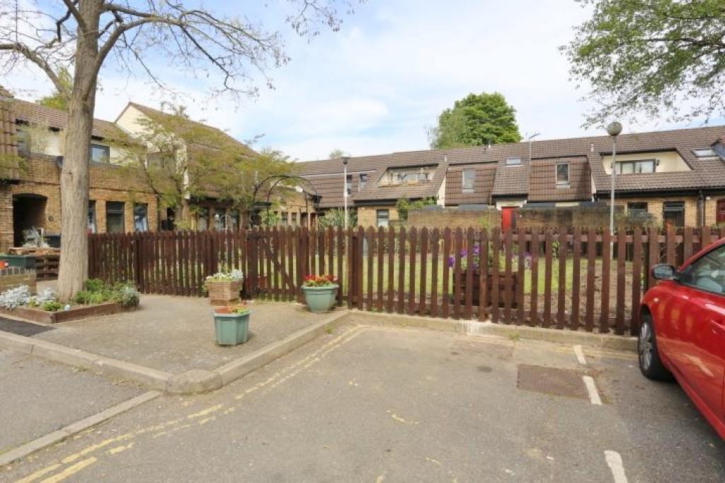 Cherry Close, Walthamstow, London, E17