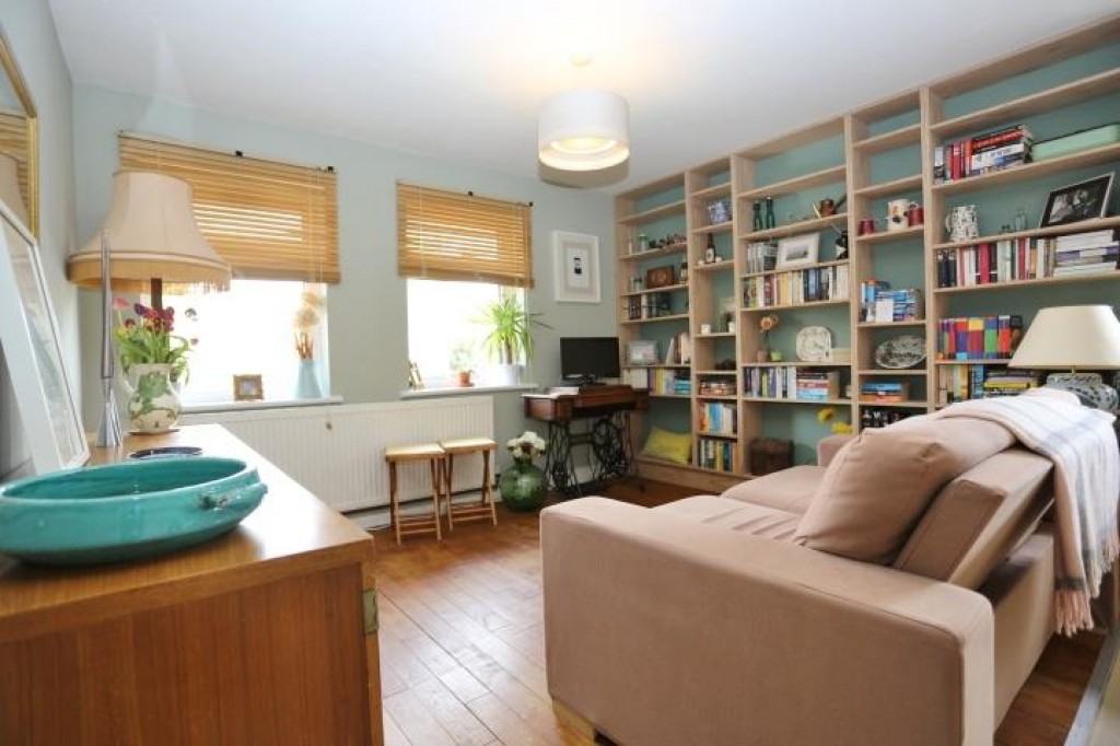 Cherry Close, Walthamstow, London, E17