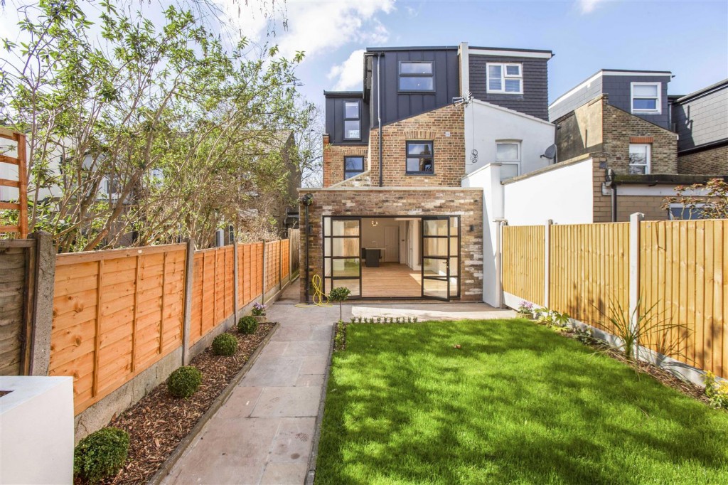 Chelmsford Road, Walthamstow, London, E17