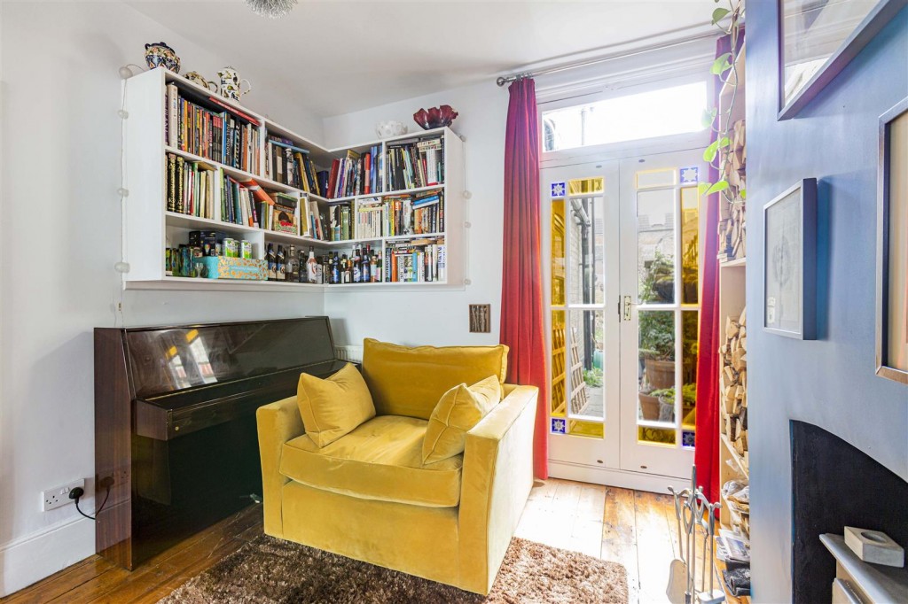Ravenswood Road, Walthamstow, London, E17