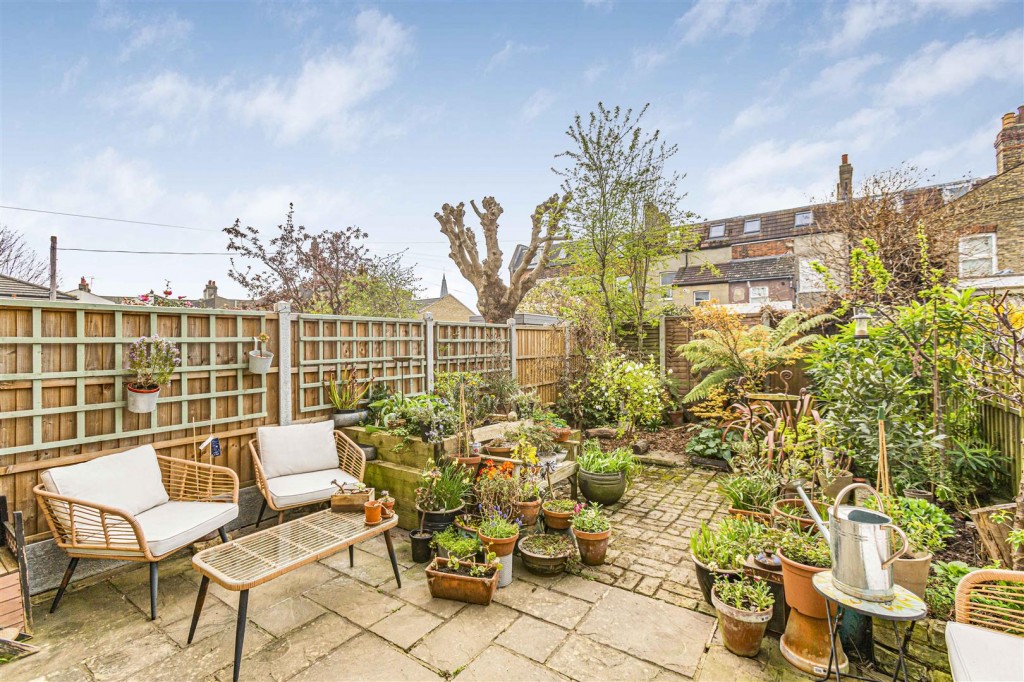 Ravenswood Road, Walthamstow, London, E17