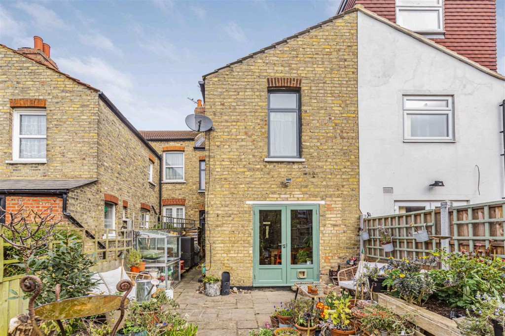 Ravenswood Road, Walthamstow, London, E17