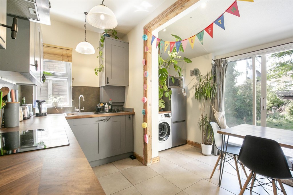 Warren Road, Leyton, London, E10
