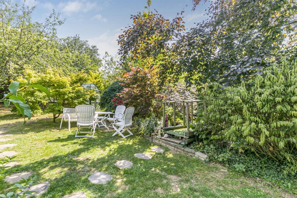 Whole Plot, Hollywood Way, Woodford Green, Essex, IG8