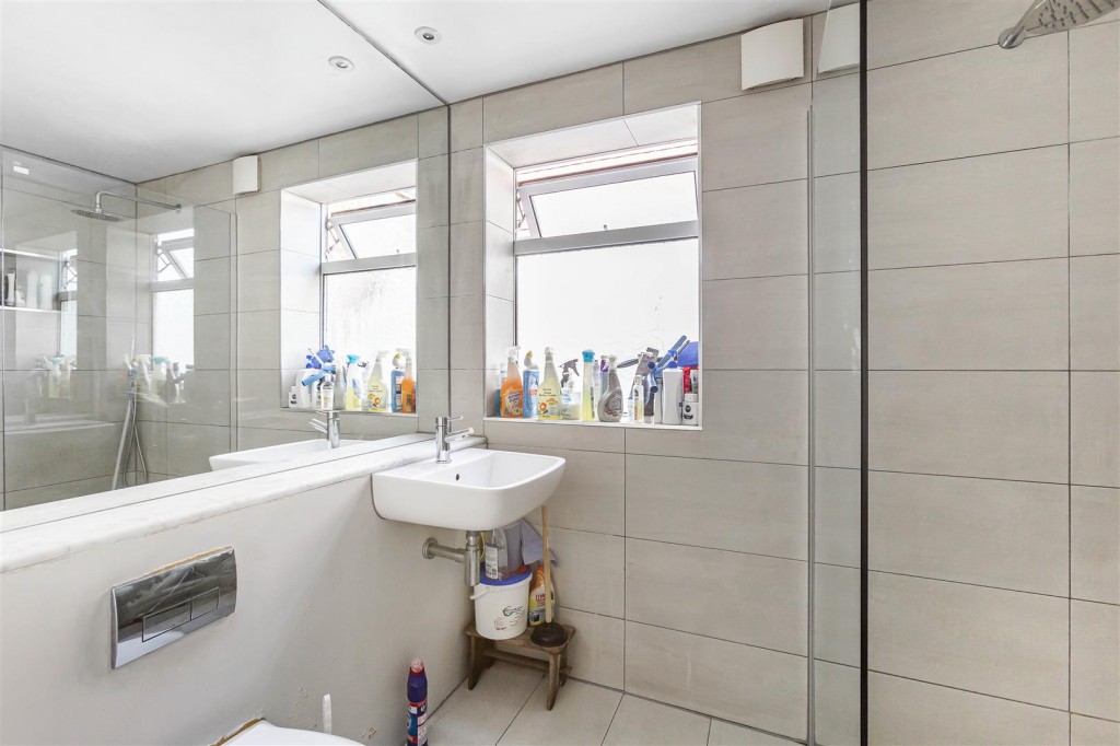 Waverley Road, Walthamstow, London, E17 3LQ