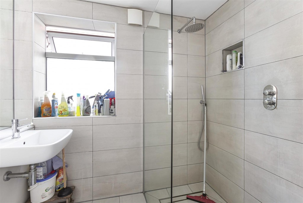 Waverley Road, Walthamstow, London, E17 3LQ