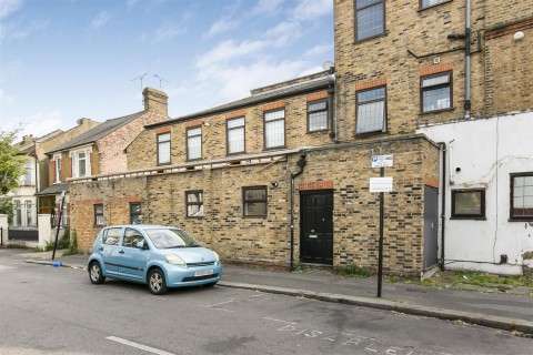 High Road Leyton, Leyton, London, E10