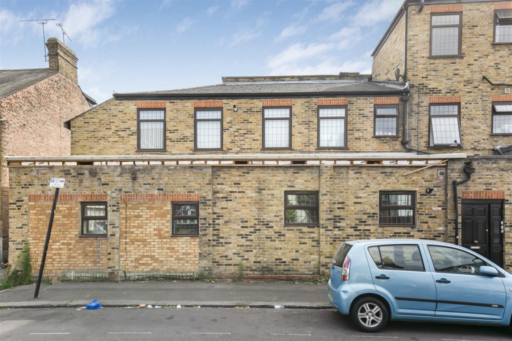 High Road Leyton, Leyton, London, E10