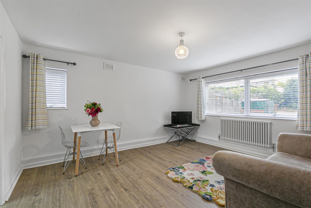 West Avenue, Walthamstow, London, E17