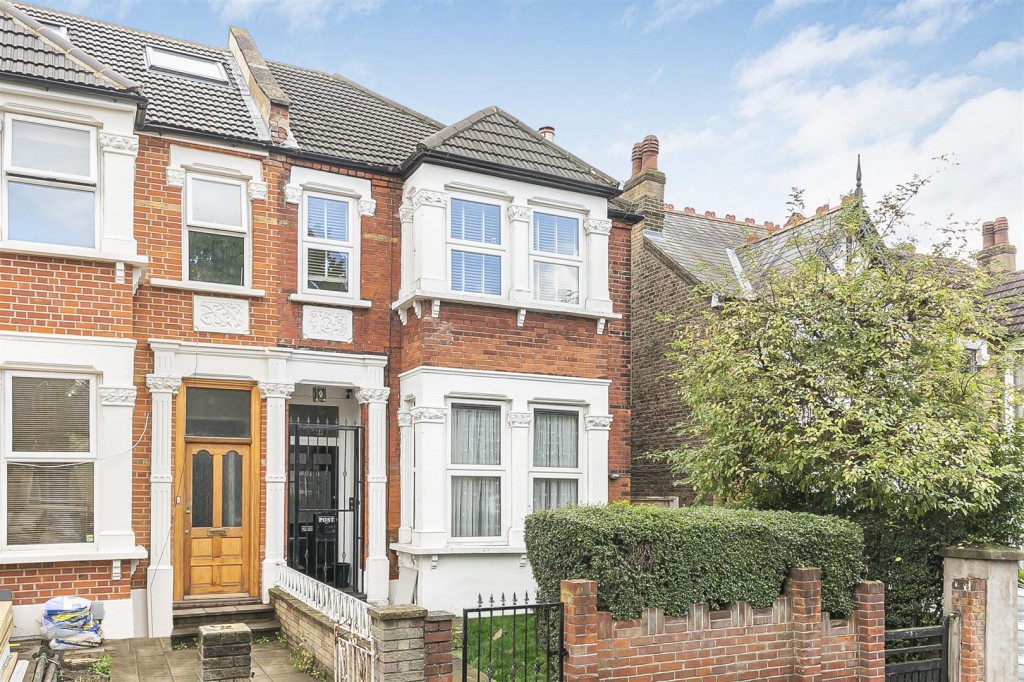 Upper Walthamstow Road, Walthamstow, London, E17