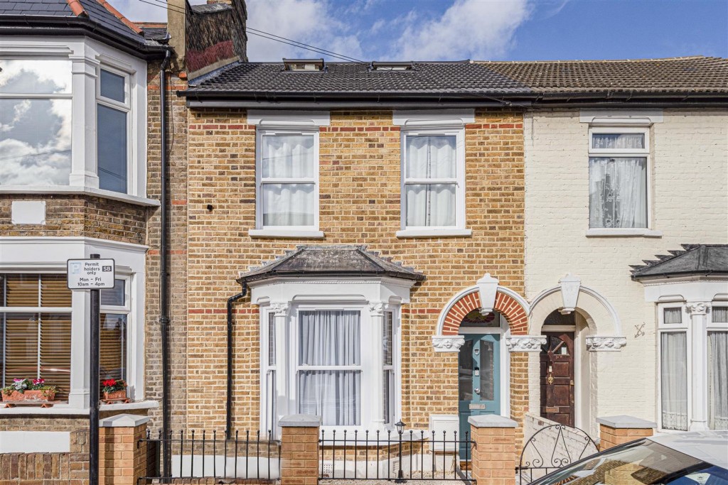 Ravenswood Road, Walthamstow, London, E17