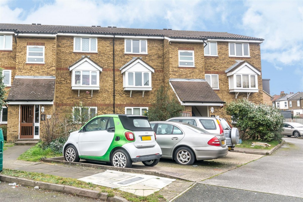 Luther King Close, Walthamstow, London, E17