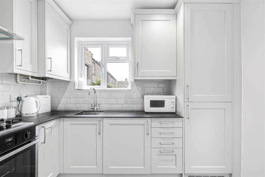 Chestnut Avenue South, Walthamstow, London, E17