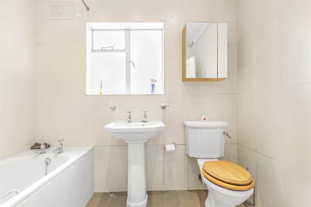 Chestnut Avenue South, Walthamstow, London, E17