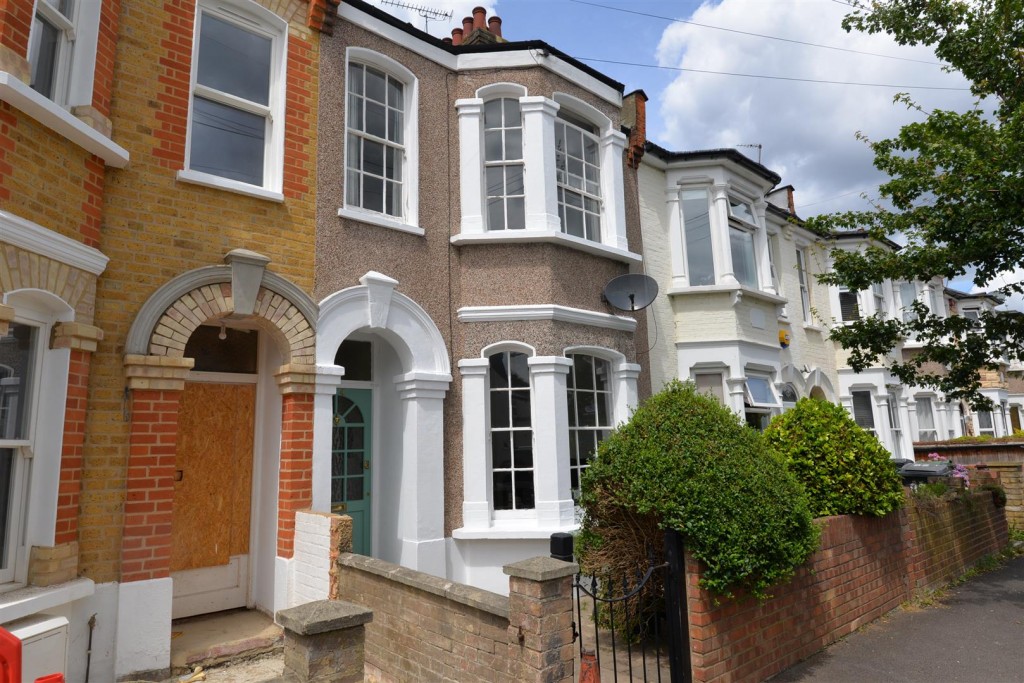 Chestnut Avenue South, Walthamstow, London, E17